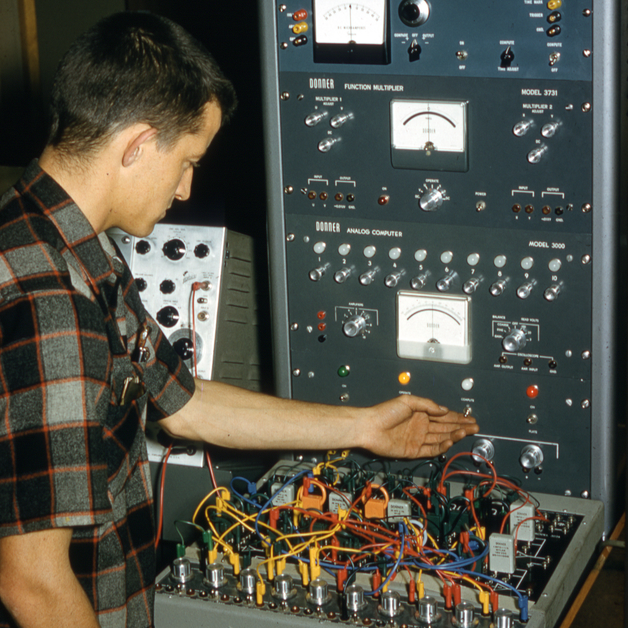 [Analog Computer]