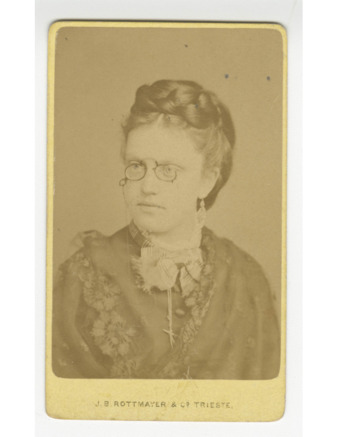 Portrait photograph of an unidentified woman (Trieste) thumbnail