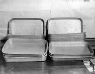 Empty trays. thumbnail