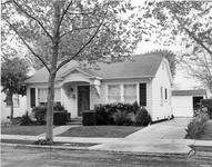 Front exterior view of a house thumbnail