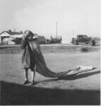 Young girl cotton picker thumbnail