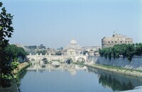 Waterfront along the Tiber thumbnail