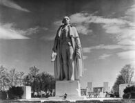 Colossal statue of George Washington thumbnail