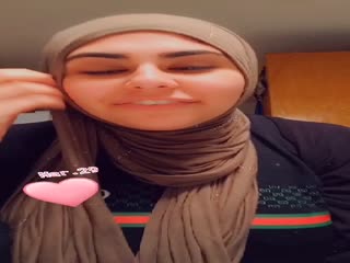 Malak Zadei Hijab Face Mask Video thumbnail