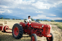 Kaber farm, Tractor driving 011 thumbnail