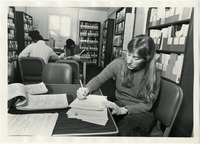 [Note taking at the library] thumbnail