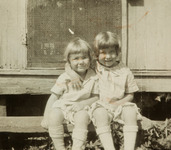 Glenna and Eloise thumbnail