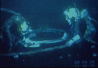 Norwegians diving on Kursk submarine thumbnail