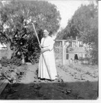 Sarah Locke Smith in her garden. thumbnail