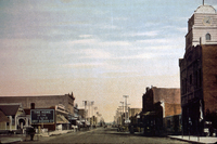 Penny Postcard of Main Street in Santa Paula, CA thumbnail