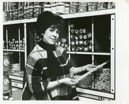 Irene Dalis shopping thumbnail