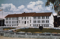 Penny Postcard of High School on Blanchard's Hill Santa Paula, CA thumbnail